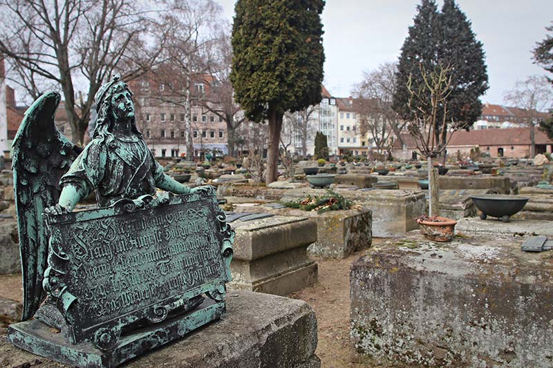 St Rochus Friedhof Engel